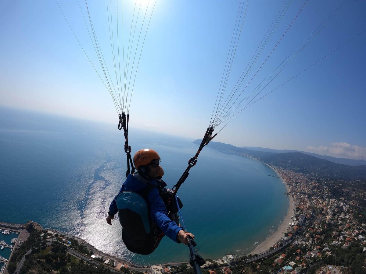 paragliding alassio